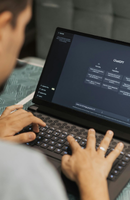 Kako veštačka inteligencija preoblikuje studije i nastavu u 2025. godini